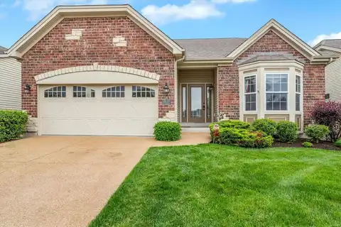 1520 Woodside Hills Drive, Saint Peters, MO 63376