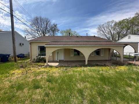 2370 Hawthorne Manor Drive, Florissant, MO 63031
