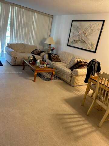 1700 NE 191st St, Miami, FL 33179
