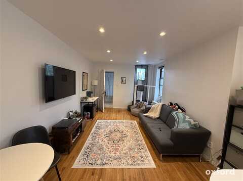 600 West 52nd Street, New York, NY 10019