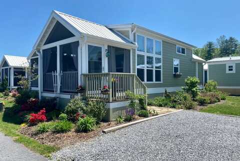 43 Skipping Stone Lane, Flat Rock, NC 28731