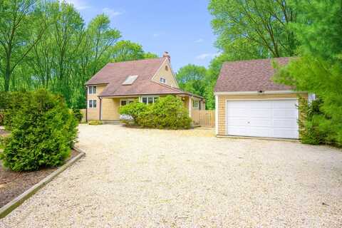 40 Scrimshaw Drive, Southampton, NY 11968
