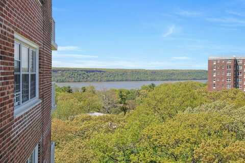 3935 Blackstone Avenue, Bronx, NY 10471