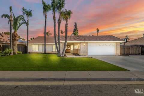 7101 Aztec Way, Bakersfield, CA 93308