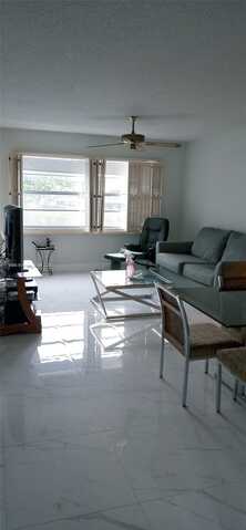 5003 NW 35th St, Lauderdale Lakes, FL 33319