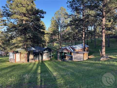 32 Spring Hollow Road, Roundup, MT 59072