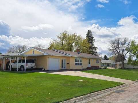 809 E 5th Street, Chadron, NE 69337
