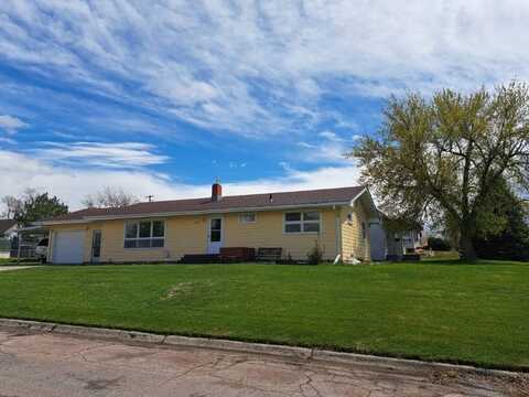 809 E 5th Street, Chadron, NE 69337
