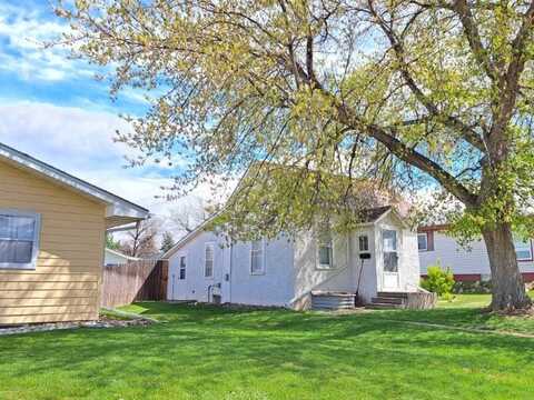 502/504 Spruce Street, Chadron, NE 69337
