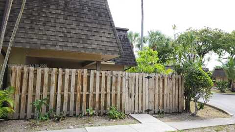 14293 SW 94th Cir Ln, Miami, FL 33186