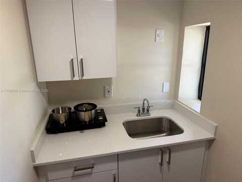 undefined, Hollywood, FL 33023