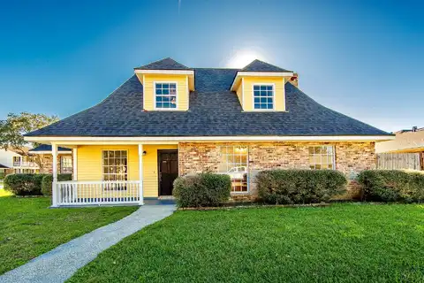 410 Summerfield Dr, Houma, LA 70360
