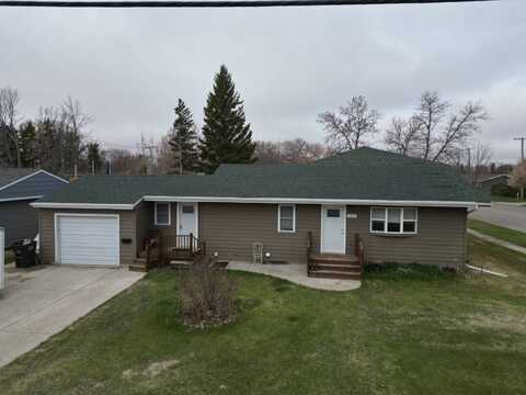 1202 Bennett St., Bottineau, ND 58318