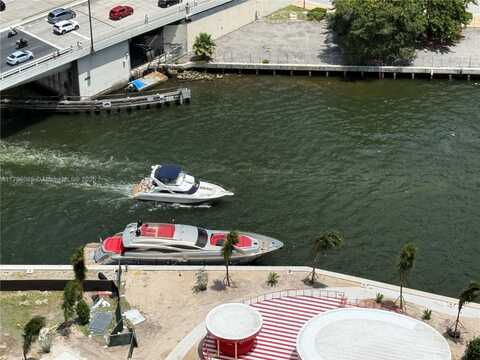 90 SW 3rd St, Miami, FL 33130