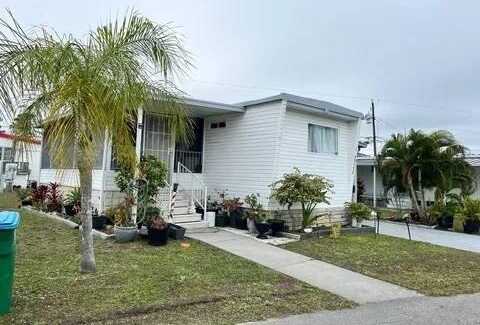 10756 1st Way, Saint Petersburg, FL 33716
