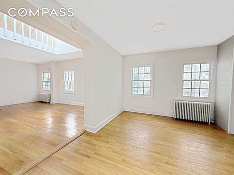 461 Sixth Avenue, New York, NY 10011