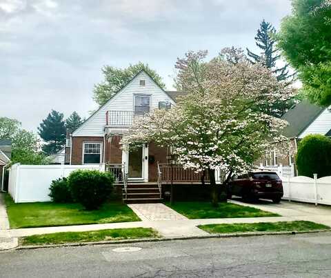58-23 196th Street, Fresh Meadows, NY 11365