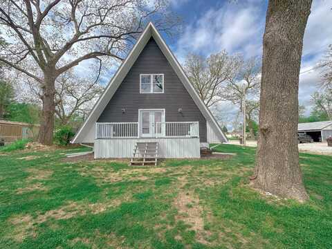 307 E. Highway St, Perry, IL 62323