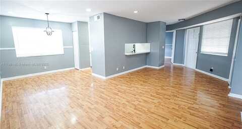 465 SW 86th Ave, Pembroke Pines, FL 33025