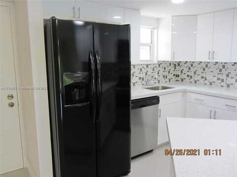 8343 Lake Dr, Doral, FL 33166
