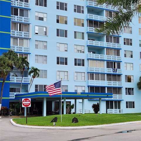 4001 Hillcrest Dr, Hollywood, FL 33021
