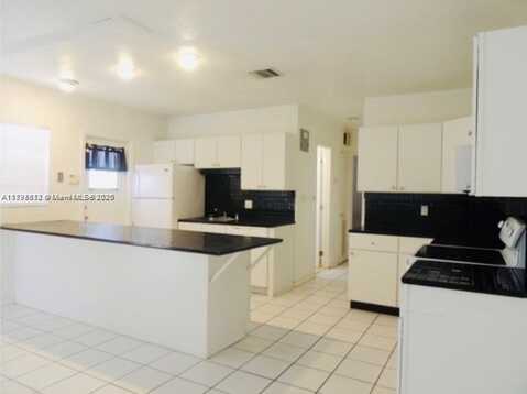 1104 NE 17th Ter, Fort Lauderdale, FL 33304