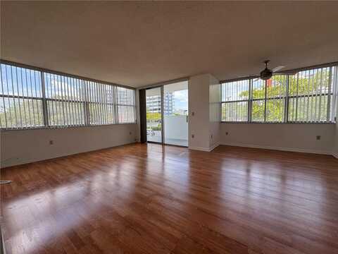 1300 NE Miami Gardens Dr, Miami, FL 33179