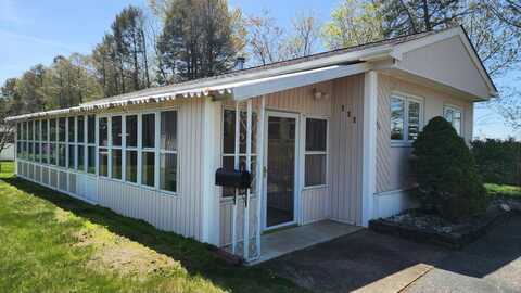 703 Fresh Pond Ave., Calverton, NY 11933