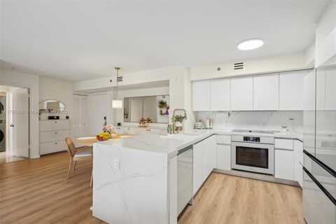 19701 E Country Club Dr, Aventura, FL 33180