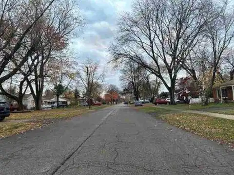 19430 Lexington, Redford, MI 48240