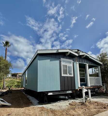 1120 E Mission Rd, Fallbrook, CA 92028