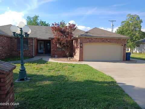 202 W Briarbrook Lane, Carl Junction, MO 64834