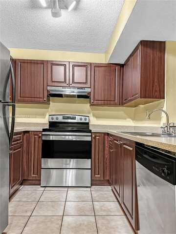 250 W Palm Cir W, Pembroke Pines, FL 33025