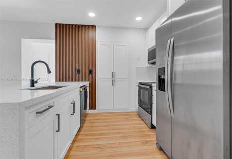 440 NW 30th Ter, Fort Lauderdale, FL 33311
