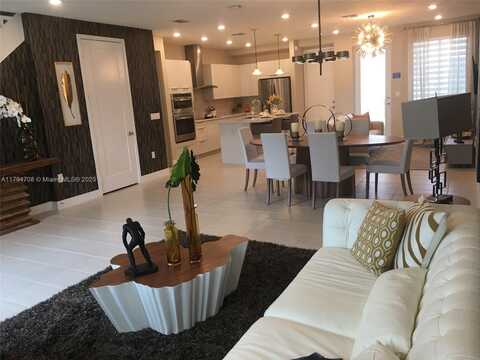 6675 NW 102nd Path, Doral, FL 33178