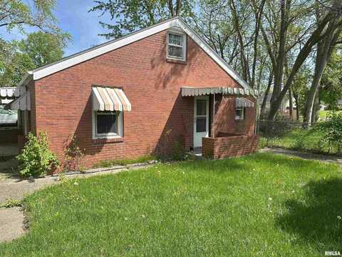 100 THEODORE Street, Washington, IL 61571