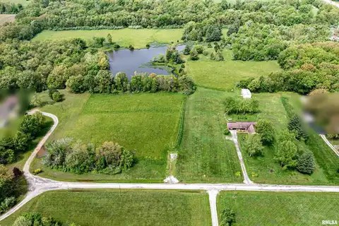 16123 N HICKORY Lane, Woodlawn, IL 62898
