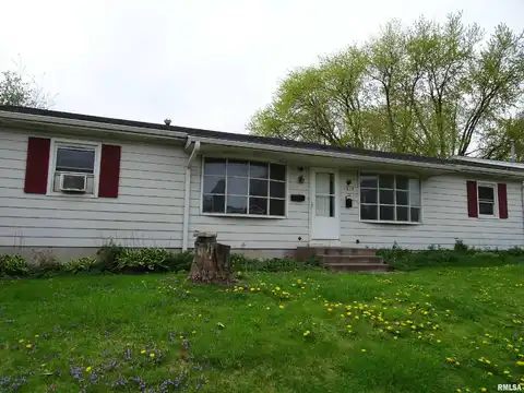 1617 W 43RD Street, Davenport, IA 52806