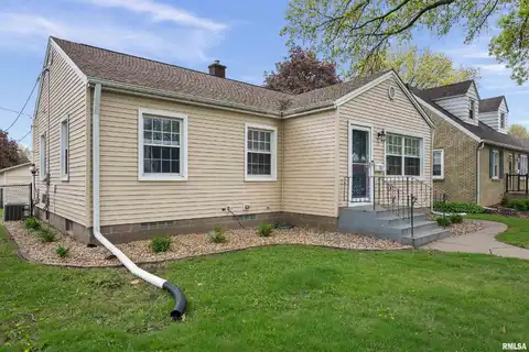 1801 N PINE Street, Davenport, IA 52804