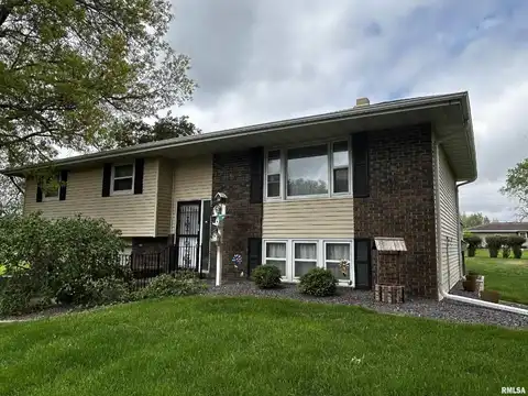3117 Saint Andrews Drive, Pekin, IL 61554