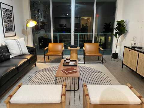1111 SW 1st Ave, Miami, FL 33130