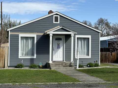 227 E 5th Ave, Kennewick, WA 99336