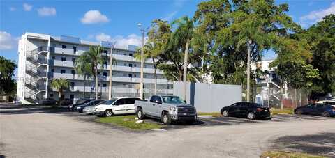 7561 NW 16th St, Plantation, FL 33313