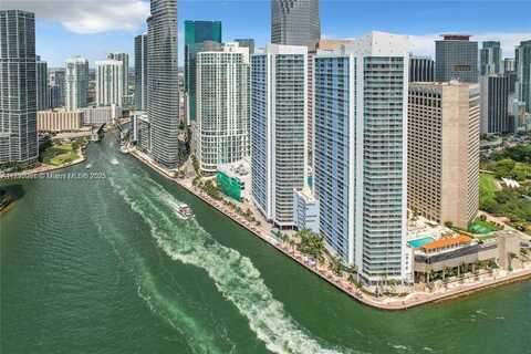 325 Biscayne Blvd, Miami, FL 33131