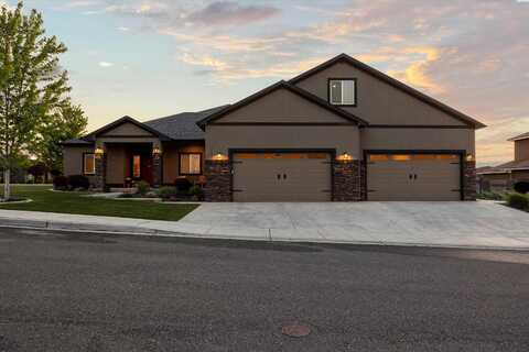 1120 S Kansas Pl, Kennewick, WA 99338