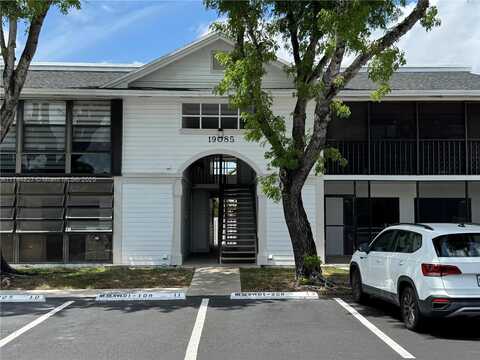 19085 NW 62nd Ave, Hialeah, FL 33015