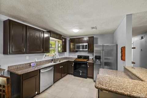 4281 Tomahawk Trl, Milton, FL 32583