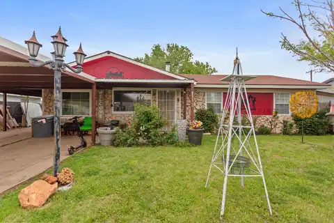 1112 W Juniper Dr, Pampa, TX 79065