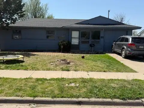 1121 Sierra Dr, Pampa, TX 79065