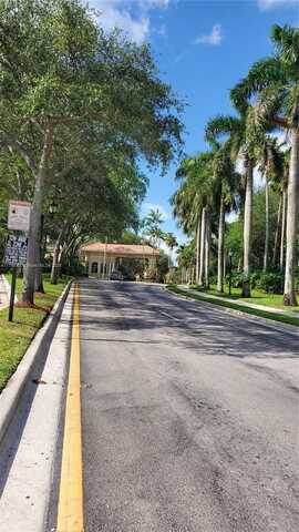 7310 NW 17th Ct, Pembroke Pines, FL 33024